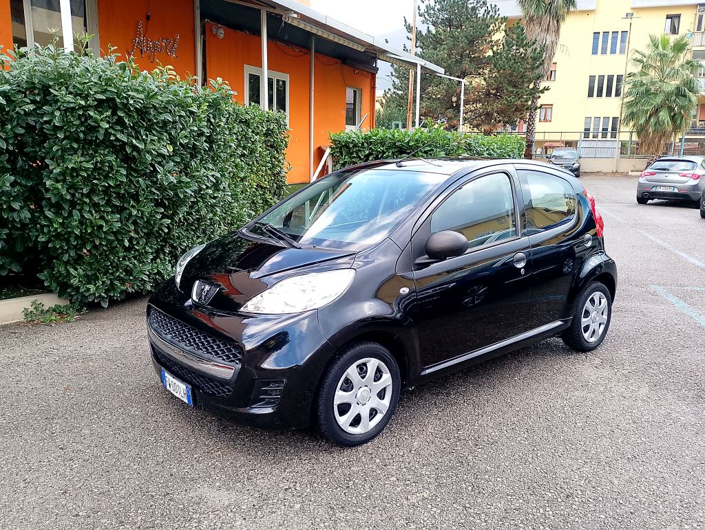 PEUGEOT 107 1.0 